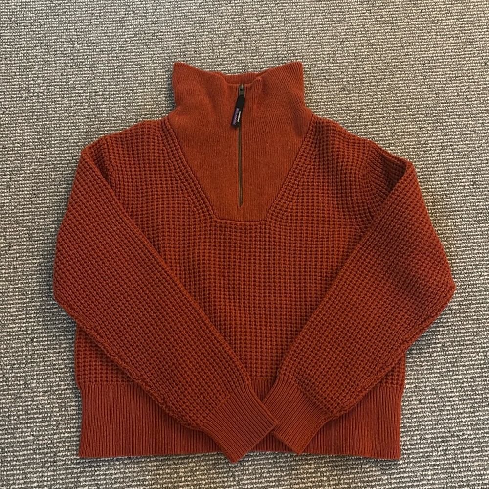Patagonia women’s recycled wool blend 1/4 zip sweater